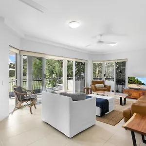 Riviera Noosa Apartment